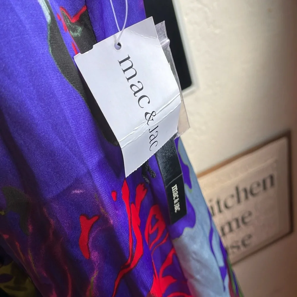 NWT Mac & Jac Size Medium Button Down Top - Picture 3 of 4